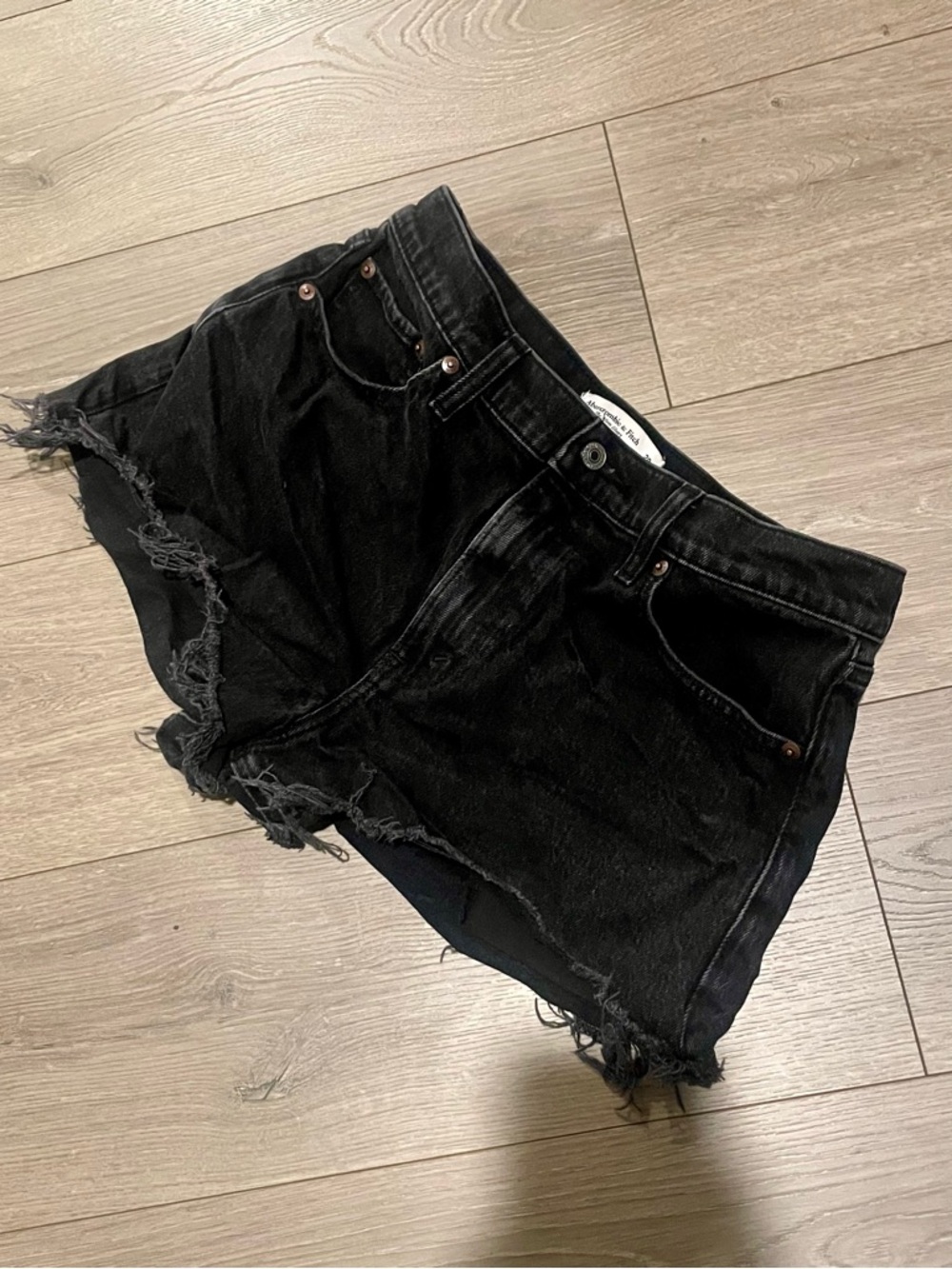 Abercrombie & Fitch Black High-Rise Mom Jean Shorts - Picture 3 of 3